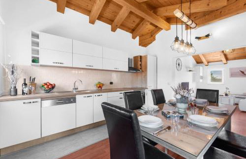 The Village - Foto 17