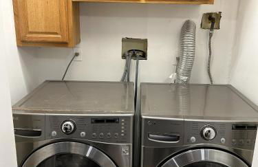 1BR Apartment - Unit A - With Parking and 10min Walk to NYC Train Station - Foto 9