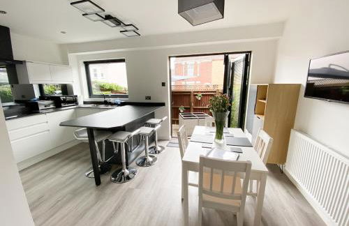 Harbourside House - Great Location - Parking - 2 En-Suites - Sleeps 5 Plus 1 - Photo 24