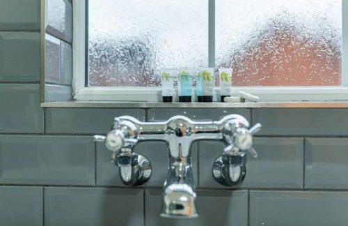 Charming Victorian Hidden Gem - Pass the Keys - Foto 25