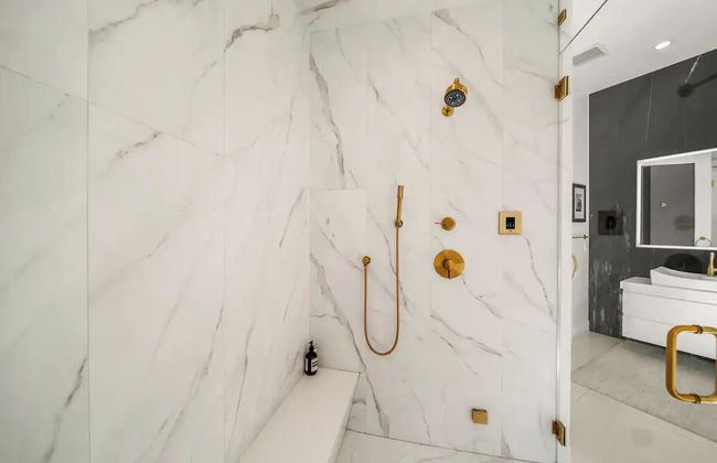 Willow Glen - Hollywood Hills Multi-level Villa With Theater & Pool - Photo 56