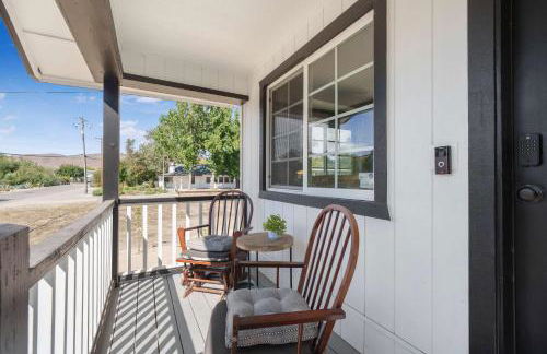 Hot Tub Fire Pit Pet Friendly Walk to Bell St - Foto 7