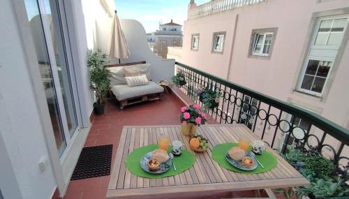 HYPERCENTER PENTHOUSE @ true heart of old town - Photo 2