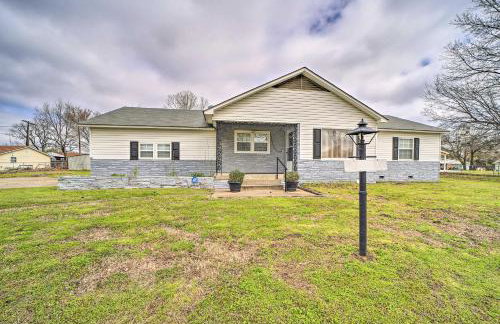 Lake Eufaula Retreat with Fire Pit, Near Main St! - Foto 2