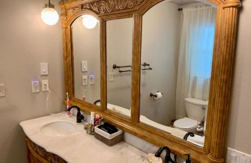 Stunning 3,400 sq ft Lake House w Boat Dock, Sauna, Steam Shower, and More - Foto 28