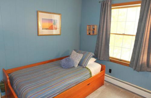 The Maple Cottage - Walk to Beach & Lake Michigan - Foto 32