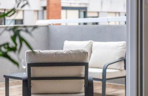 Spacious Penthouse with Private Terrace - Photo 10