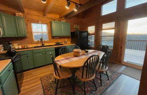 Charming Cabin with Incredible Mountain Views - Foto 10