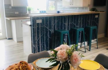 Detached, peaceful, spacious with easy access and very large garden - Foto 7