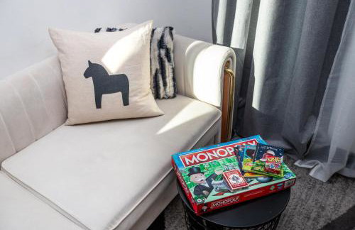 Spacious Luxury Villas in the heart of LA! Free parking and Jacuzzi - Photo 78