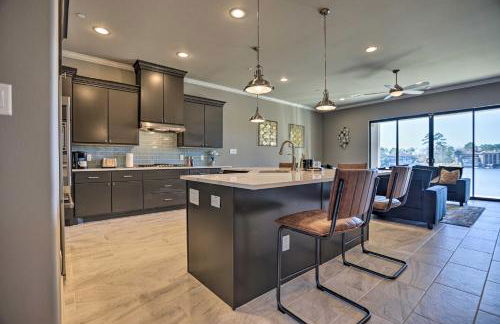 Modern Lake Conroe Escape with Grill and Boat Slip! - Foto 8