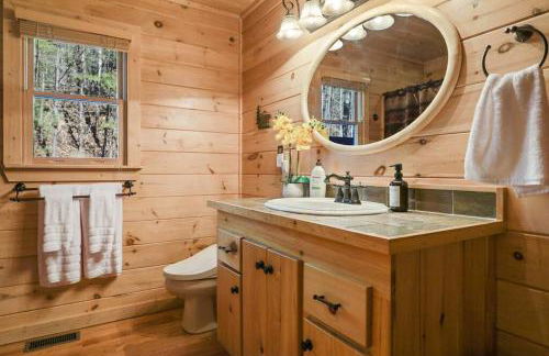 The Remedy at Blue Ridge - mountain view cabin with hot tub and two fire pits - Foto 36