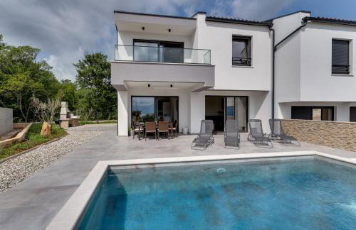 Villa Lavanda -semi-detached villa with a pool and a panoramic view, close to a sandy beach- by TRAVELER tourist agency Krk - Foto 4