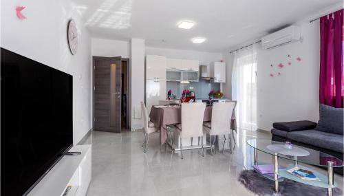 Stunning Apartment In Mladenici - Foto 4