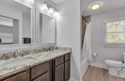 6 Bedroom with Guest House Walk to Lake & Shops - Foto 36