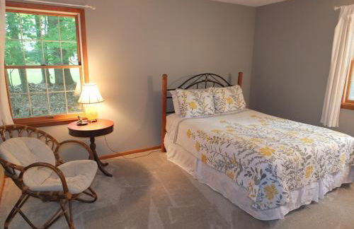 The Maple Cottage - Walk to Beach & Lake Michigan - Foto 22