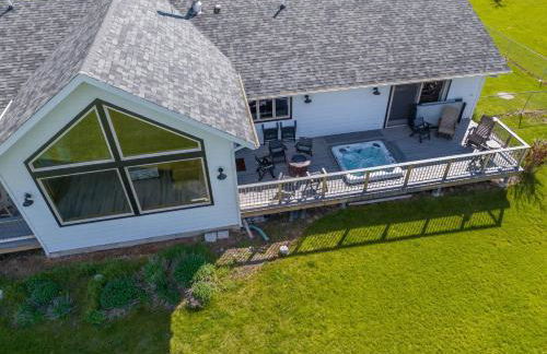 Mountain View Home w/Hot Tub - Close to Downtown! - Foto 31