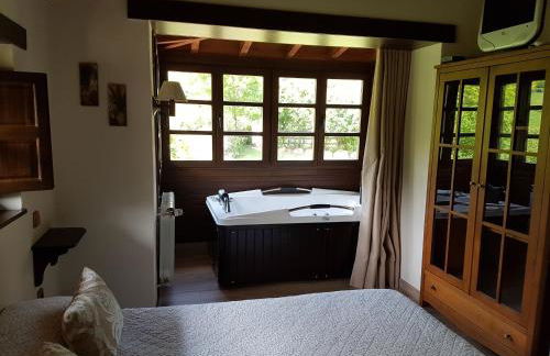 Casas rurales Valle de Bueida, jacuzzi solo en las casas el El Palacio y Viscárcel - Foto 19