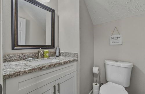 Pool Villa- Near Airport & Downtown, Fire Pit, Foosball - Foto 32