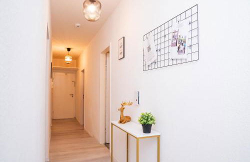 Smart Home - Wuppertal - Perfect for 6-8 Guests! Netflix - Central - Free Parking Zone - Foto 12