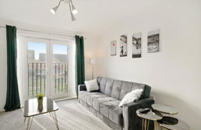 Stylish 2 bed Apt - Free Parking - Foto 6