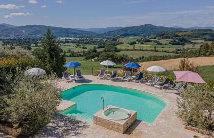 Villa San Lorenzo - Hilltop Villa With Private Pool, Jacuzzi & AirCO - Photo 18