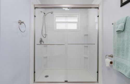 Villa Tiki w/ heated Pool very quiet & green Oasis - Photo 4