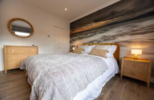 Luxury 4 bed beachside home with coastal views - Foto 7