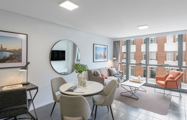 Meriton Suites Adelaide Street, Brisbane - Photo 26