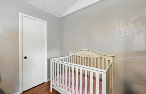 The Oasis 3BR house near stadium and DFW with Pool - Foto 39