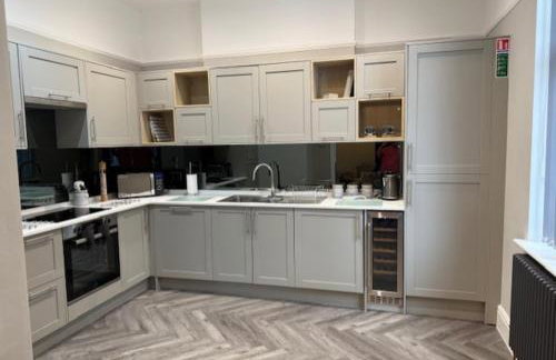 Stylish 4 bed in Central Conwy - Foto 2