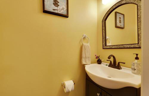 Zen Den - Pocono LakeFront with Hot Tub ! - Foto 31