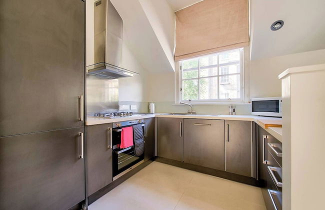 JOIVY Quiet Mews Apartment in New Town - Photo 15