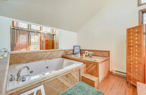 Fire Pit and Gas Grill Charming Poconos Abode! - Foto 23