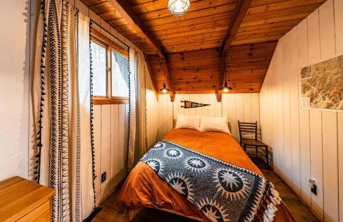Nine Sides Lodge- Cozy A-Frame makes base camp for ADK Adventures - Foto 12