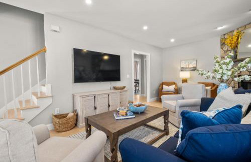 NEW Coastal Retreat w Ocean Views Rooftop Deck - Photo 4