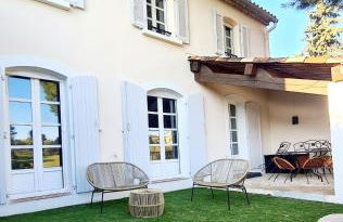 SUPERBE VILLA-DOMAINE AVEC GOLF PISCINE ET TENNIS - Foto 3