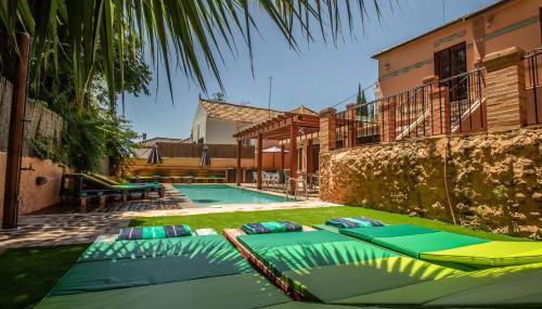 Villa Regionalista principios Siglo XX 1919 -Pedregalejo-Baños del Carmen-A UNOS METROS DEL MAR!!! PISCINA CLIMATIZADA BAJO PETICION - Photo 4, Garden