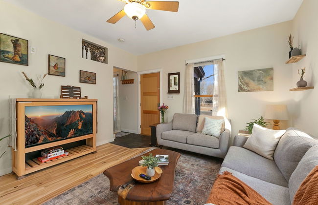 Lavish Retreat in Old Town - Walk Everywhere! - Foto 14