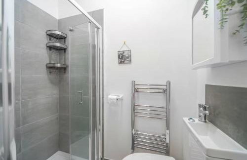 Charming London Flat Near Wembley Parks & Garden - Foto 16