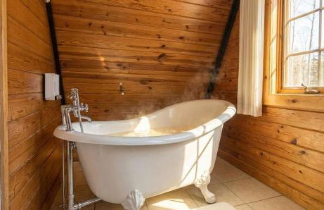 White River Escape with BBQ & Private Backyard - Foto 7