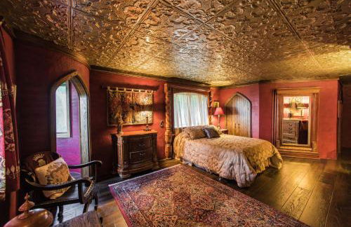 HIGHLANDS CASTLE overlooking Lake George plus 2 other CASTLES & SUITES - Foto 62