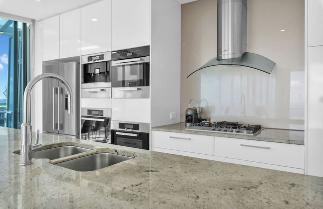 Reflection Tower Two - Foto 37