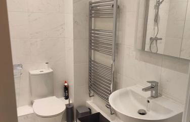2 bedroom en-suite apartment in Basildon, Essex (Enjoy the simple things in life) - Foto 39