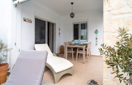 Phoebes Place At Kalamaki Court, 2 Bedroom Villa With A Shared Pool - Fully Refurbished For 2026 - Foto 23