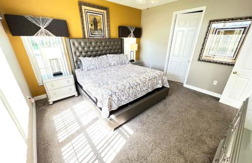 Magical Lakeview 4 Master Suites Pool Hot Tub BBQ Home Theater 2 Miles Disney - Foto 39