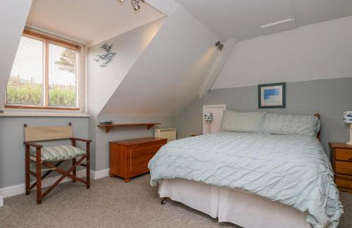 The Watch - Photo 13