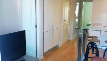 Augusta 229-5E-City Center Apt- Balcony & Elevator - Photo 5