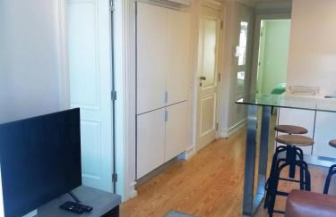 Augusta 229-5E-City Center Apt- Balcony & Elevator - Photo 5