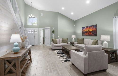 Brand NEW Modern Luxury wPrivate Pool Hot Tub BBQ Home Cinema 2 Miles to Disney - Foto 12